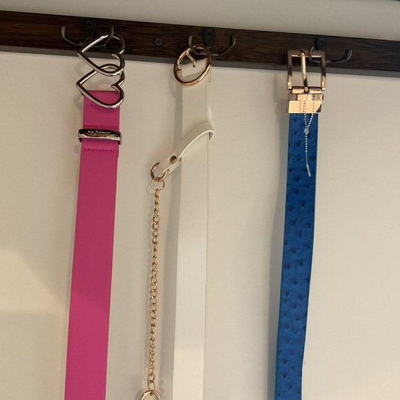 Betsy Johnson, cute fuchsia double heart belt - Picture 8 of 8